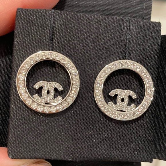 Giftable condition Chanel earrings full set - Picture 2 of 2
